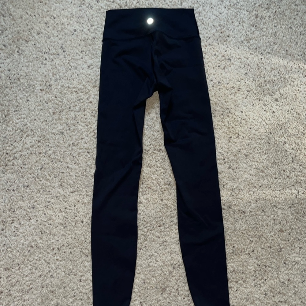 Never worn lululemon leggings